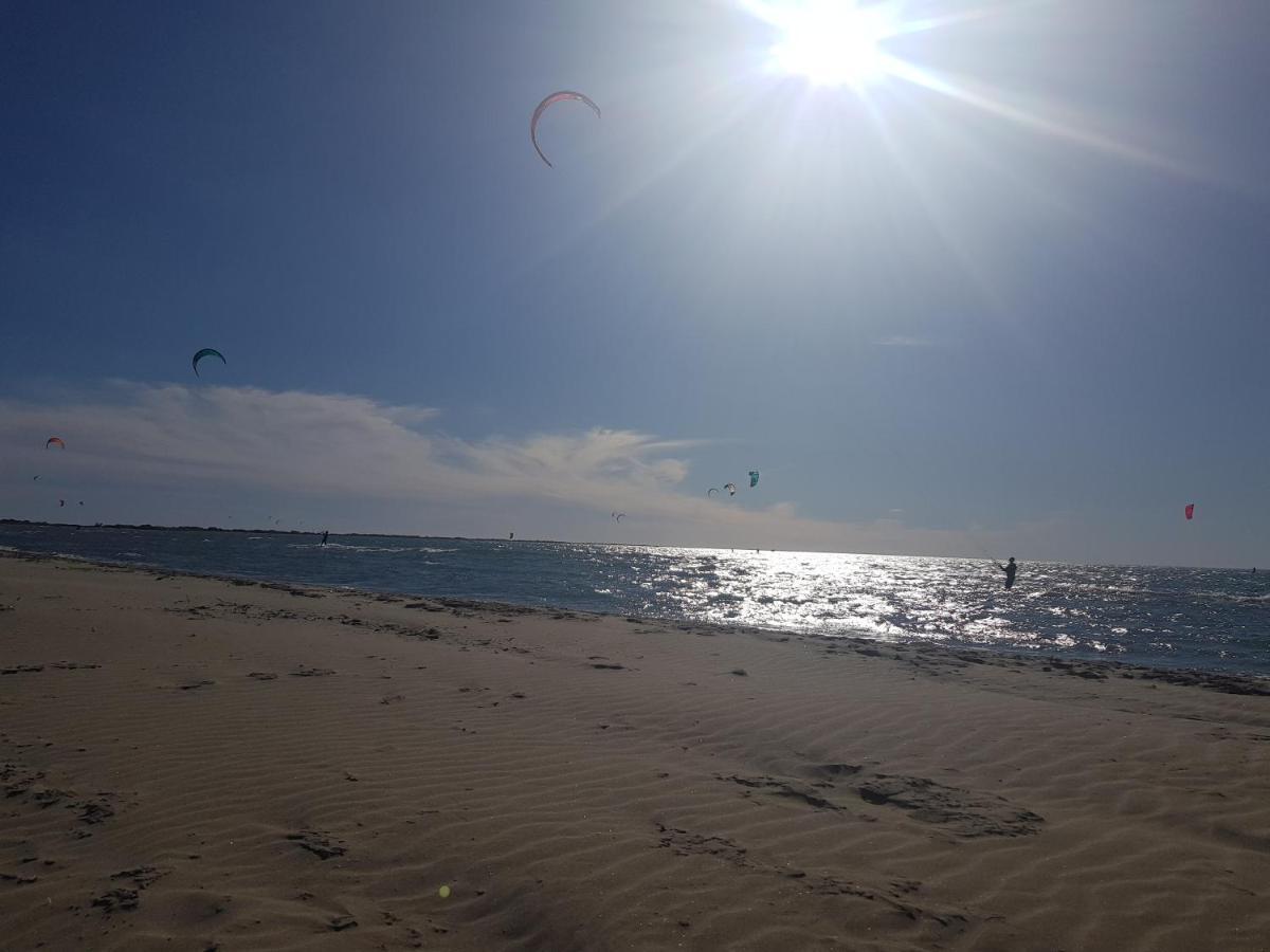 Studio Climatise Classe 2 Dans Marina Proche Mer Et Etang - Lit Wifi Fibre Et Parking Prive Σετ Εξωτερικό φωτογραφία